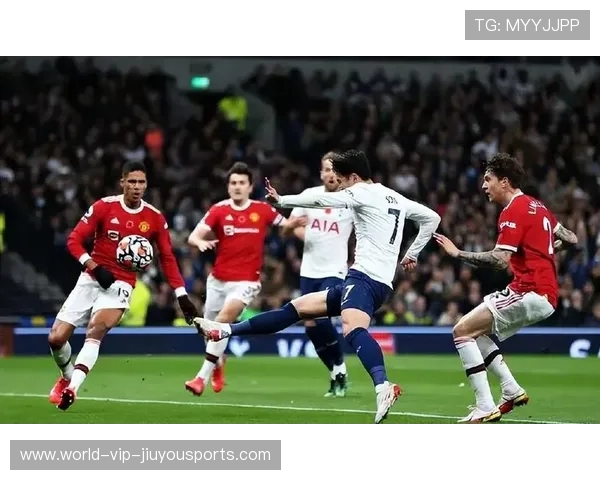 曼联与曼城对决，英超霸主之争愈加激烈，英联赛曼联vs曼城